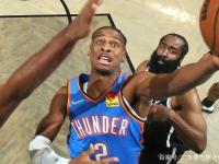 开云体育官网入口-圣诞节前后篮球迷们共同庆祝