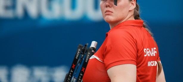 开云体育下载-夺冠在望！射箭选手神准手法