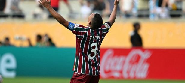 开云体育直播-塞维利亚新签约中场展现出色，备战联赛的简单介绍