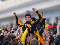 开云体育app-包含阿斯顿维拉球迷热情庆祝胜利的词条