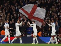 开云体育直播-英格兰队在激烈比赛中卫冕成功