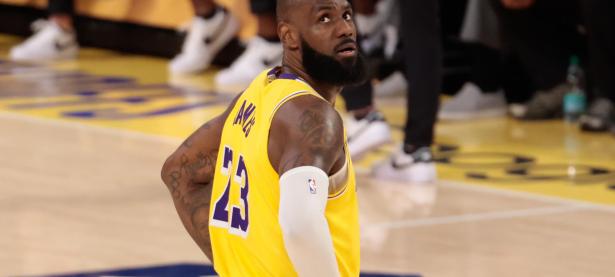 开云体育官网app-湖人负于独行侠，詹姆斯个中表现可圈可点的简单介绍