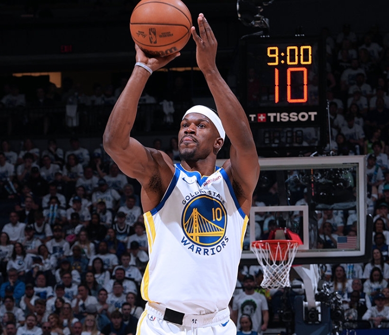 勇士力克活塞,暂居西部第二 勇士力克活塞,暂居西部第二