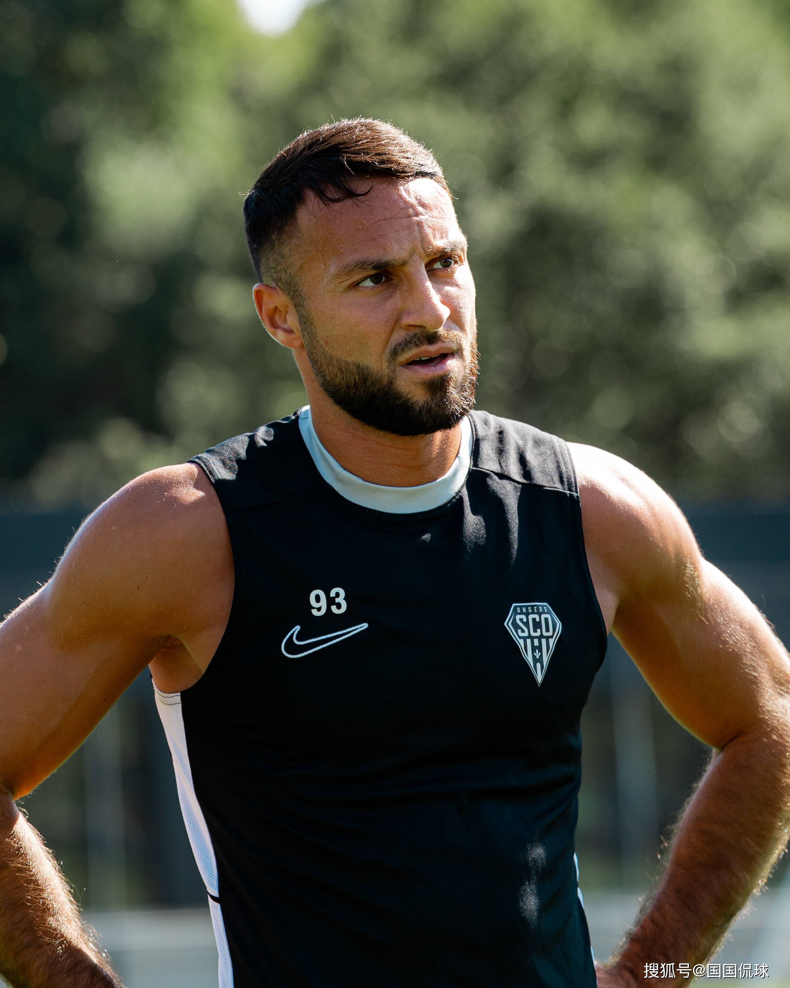 包含昂热俱乐部在近期比赛中表现不俗的词条