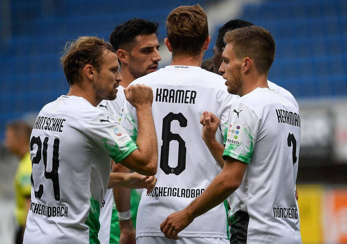 包含帕德博恩球队在比赛中展现出坚韧不拔的精神,取得胜利的词条 包含帕德博恩球队在比赛中展现出坚韧不拔的精神,取得胜利的词条