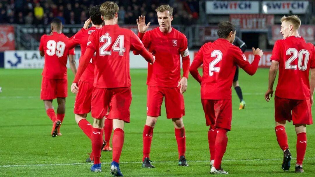 阿贾克斯再胜，荷甲席位牢固