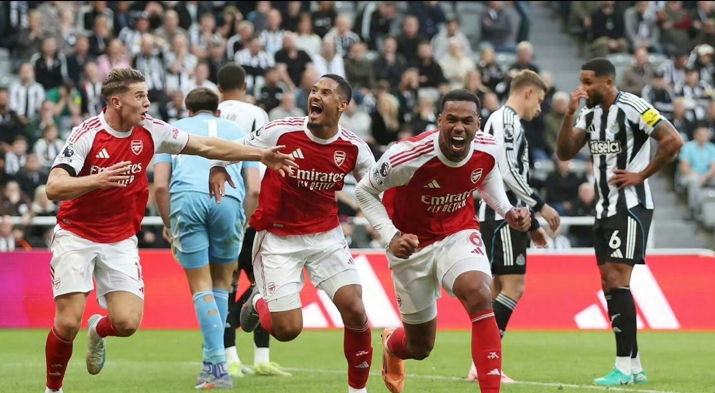 利物浦逆转阿森纳，屠杀对手