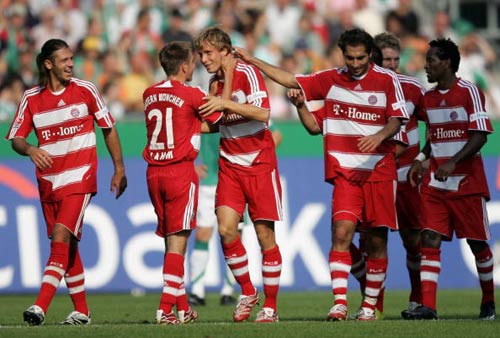 巴黎客场大胜图卢兹，全取三分稳坐次席的简单介绍