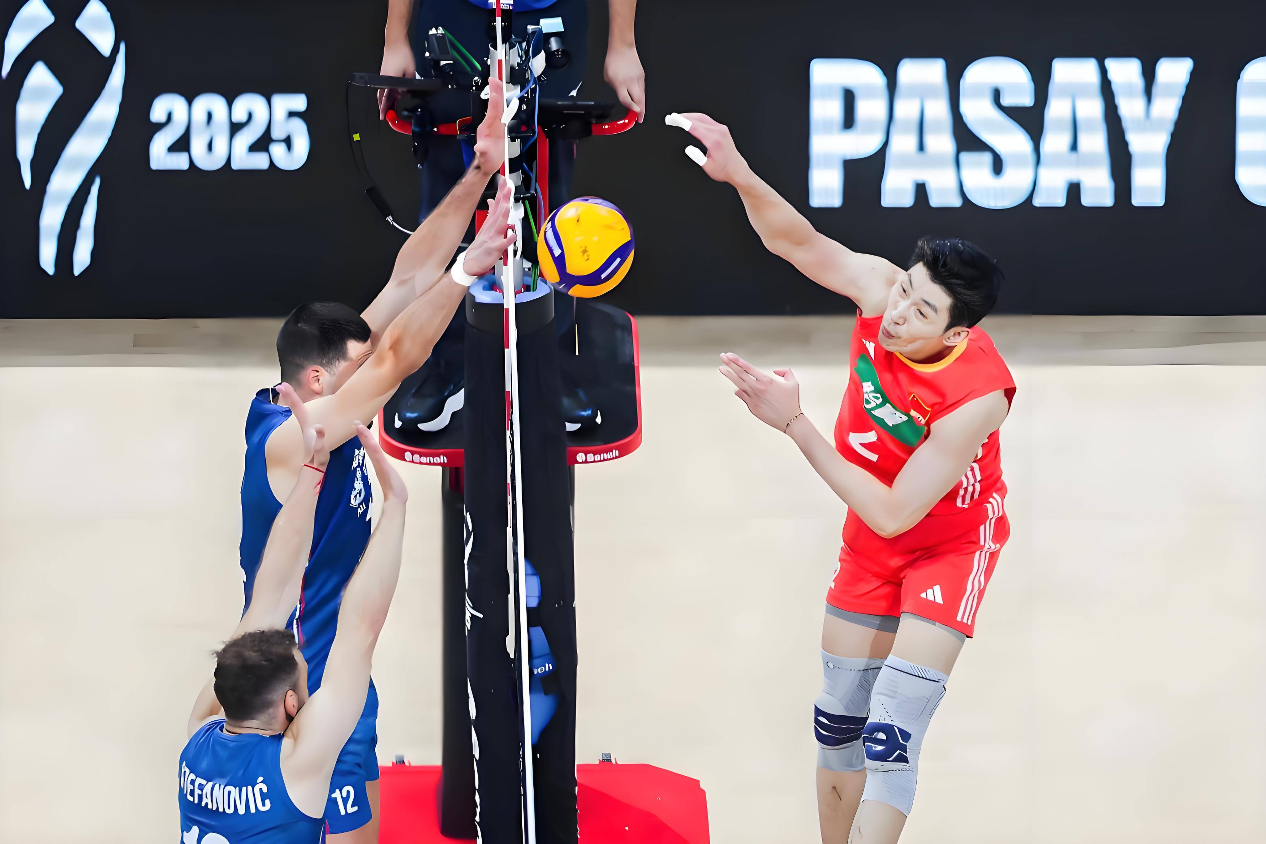 捷克队队长双进球，引领球队取得胜利！的简单介绍