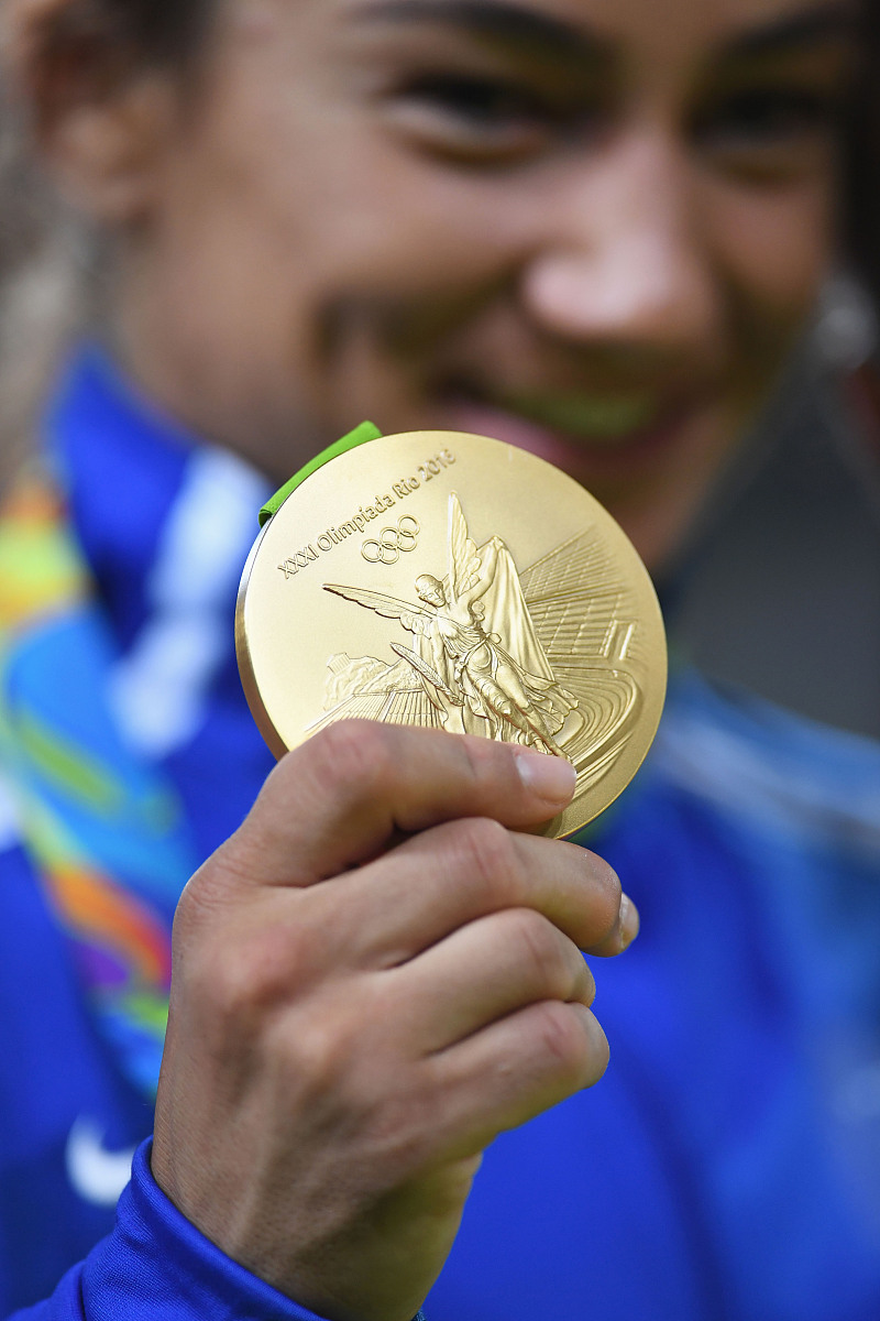 法国田径选手夺得银牌，实力突出