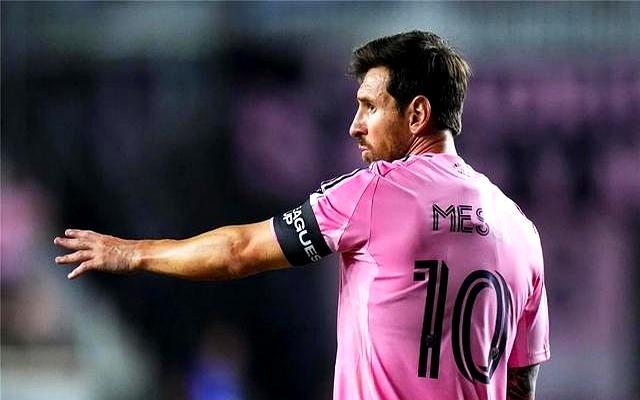 瑞士队横扫伊朗！梅西梅开二度进球狂热屏的简单介绍