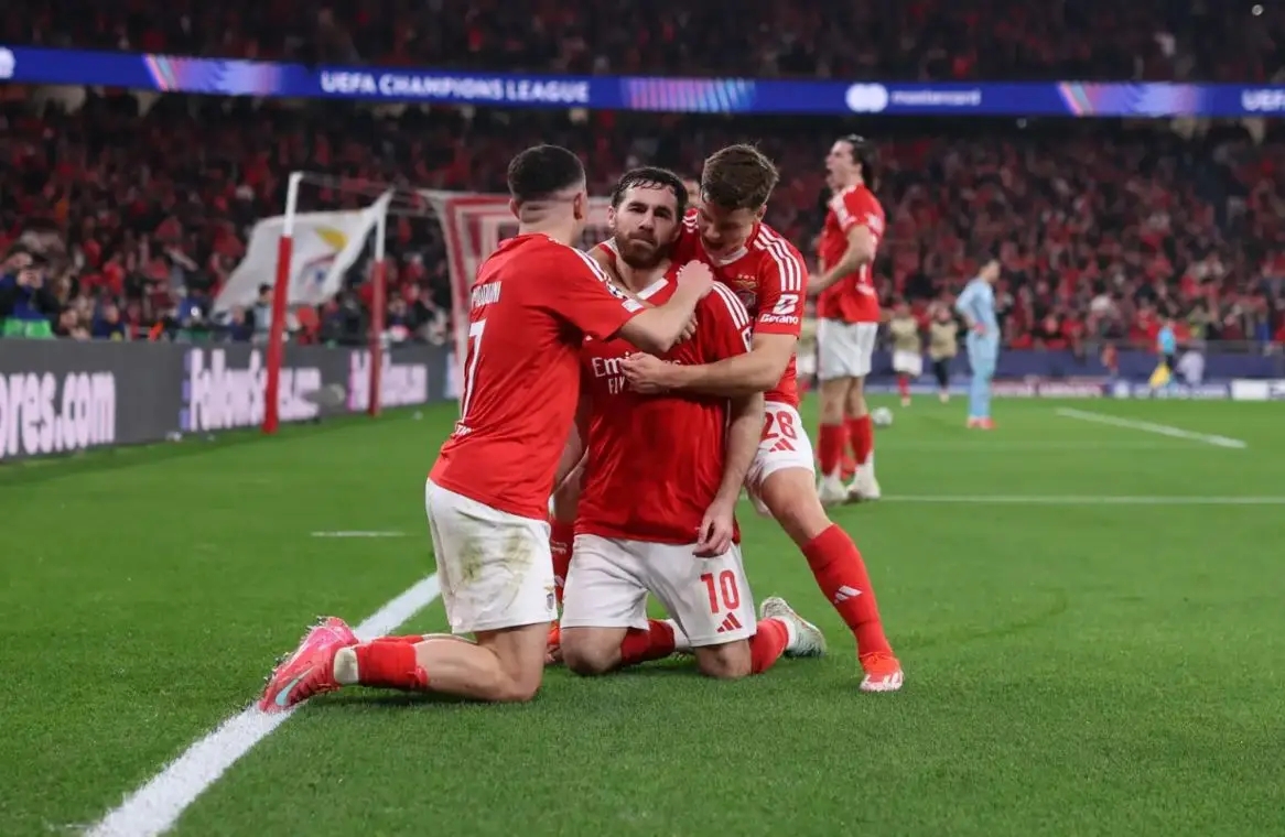 包含亚洲顶尖球队展开对抗,场上对决惊险刺激的词条 包含亚洲顶尖球队展开对抗,场上对决惊险刺激的词条