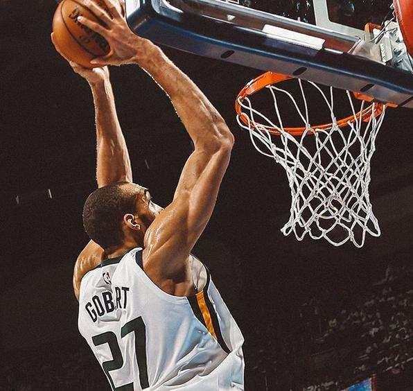 快艇队连胜爵士队,晋级季后赛势不可挡的简单介绍 快艇队连胜爵士队,晋级季后赛势不可挡的简单介绍