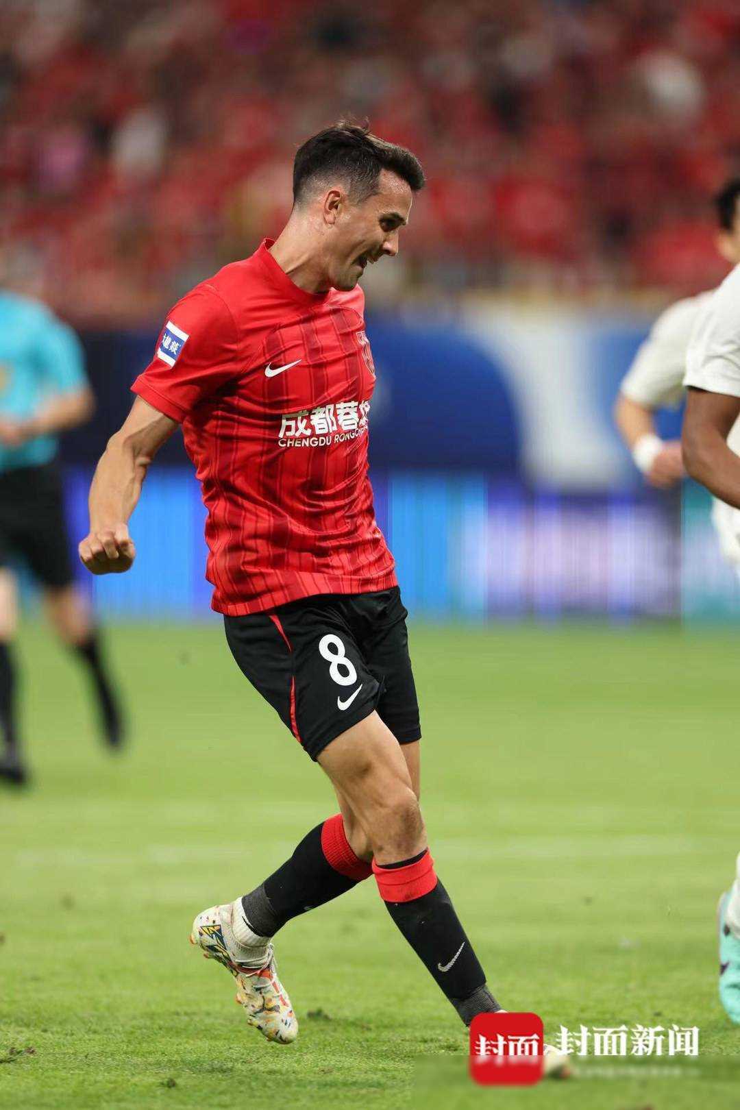 河南队以微弱优势击败江苏，拿下胜利的简单介绍