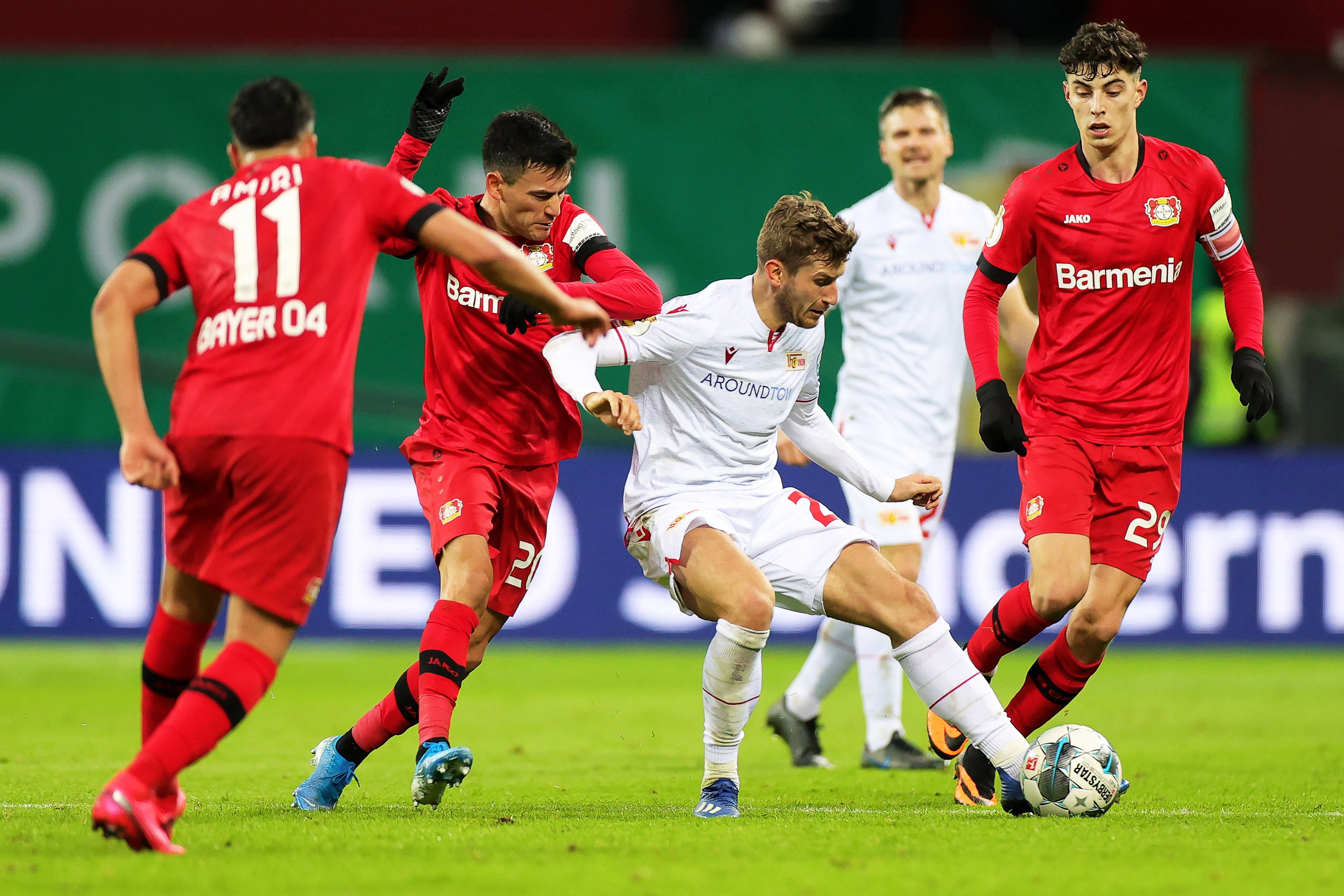 包含慕尼黑德比再现，拜仁力压竞争对手的词条