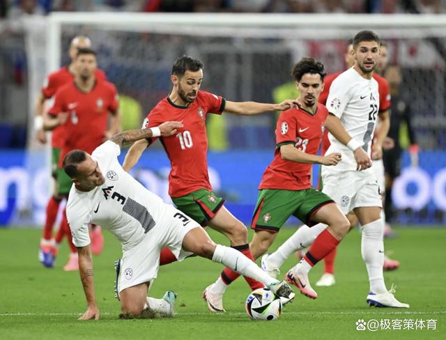 包含克罗地亚小胜斯洛文尼亚，继续领跑小组的词条