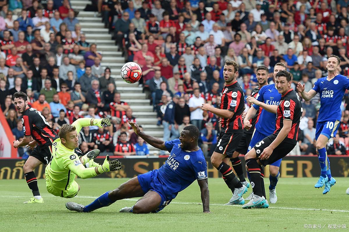 法兰克福球迷声援球队，希望明日比赛能够赢球的简单介绍