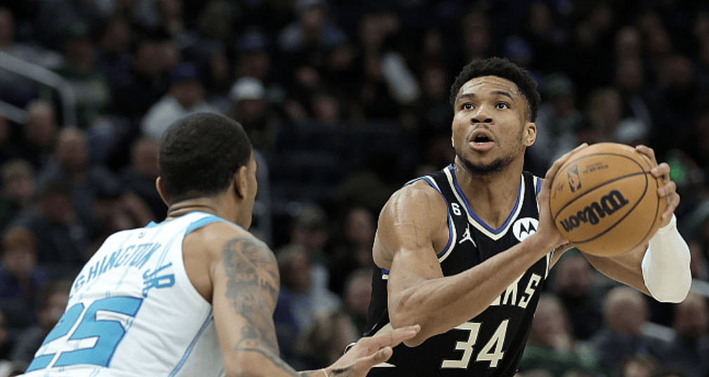 关于雄鹿vs黄蜂：胜者通向东部王座的信息