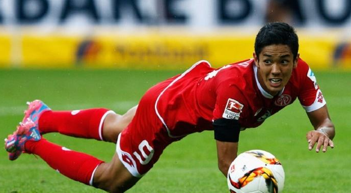 南安普顿完胜对手，摆脱降级区压力