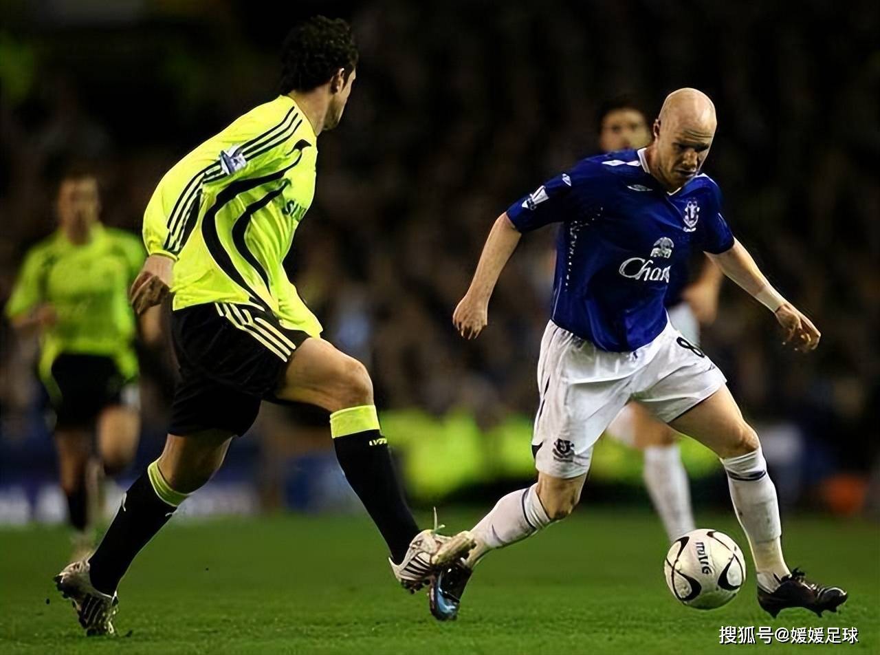 南安普顿完胜对手，摆脱降级区压力