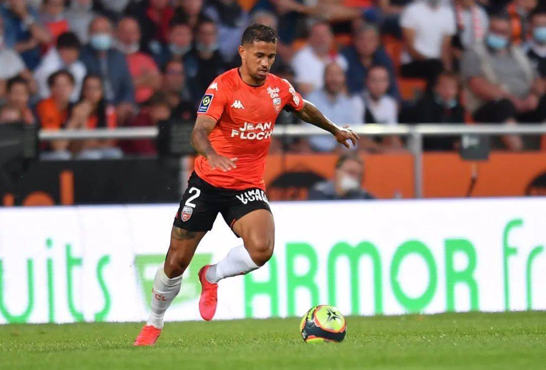 包含里昂连胜中，法甲卫冕冠军重获信心的词条