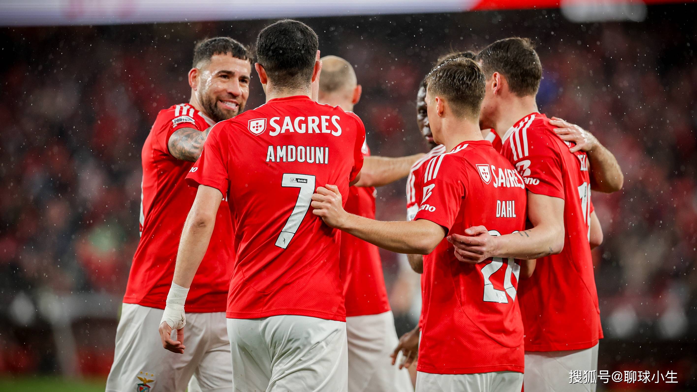 包含欧洲足球顶尖球队将展开生死较量的词条